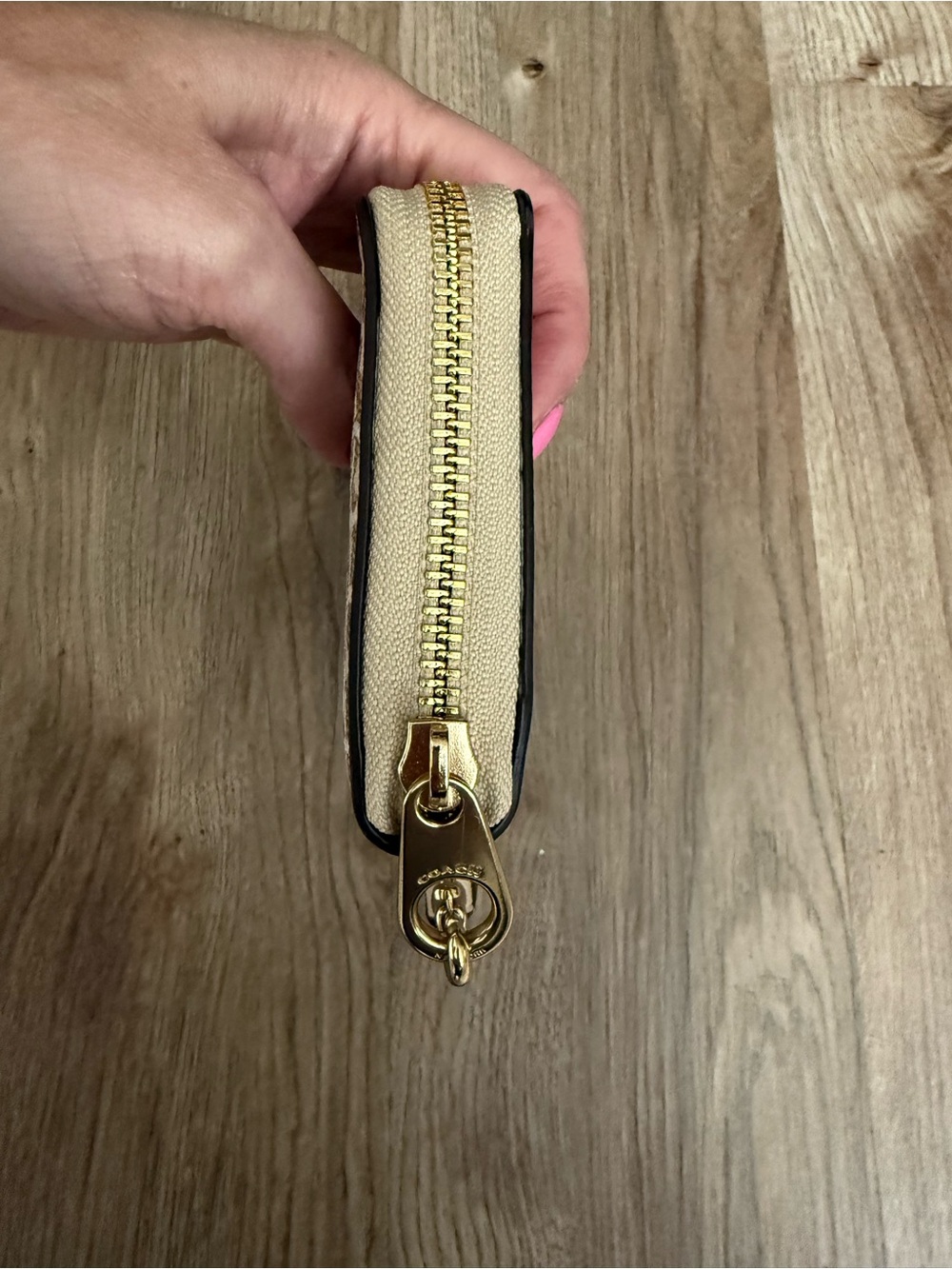 Coach Long Zip Around Wallet in the Chalk Signature Monogram - Picture 5 of 9